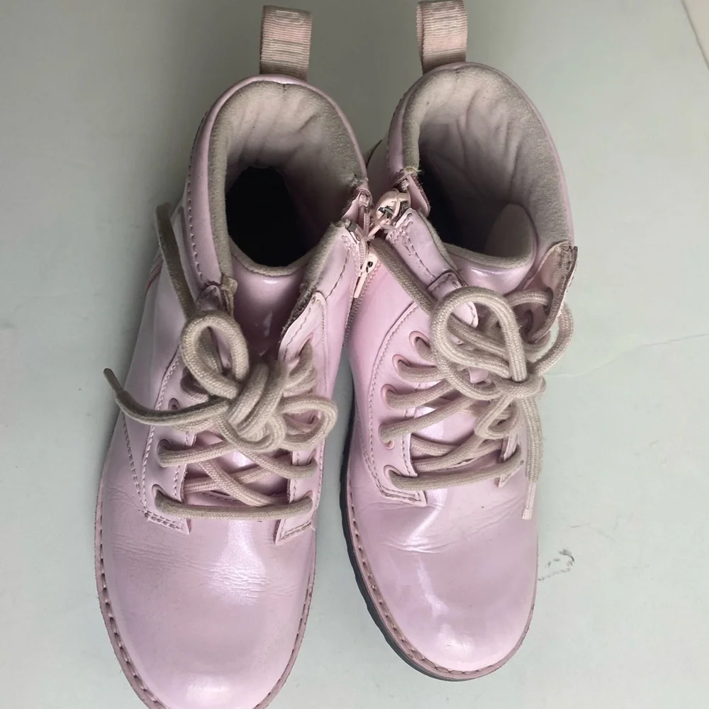 UGG Ryann light pink Ankle Boot- Size 3